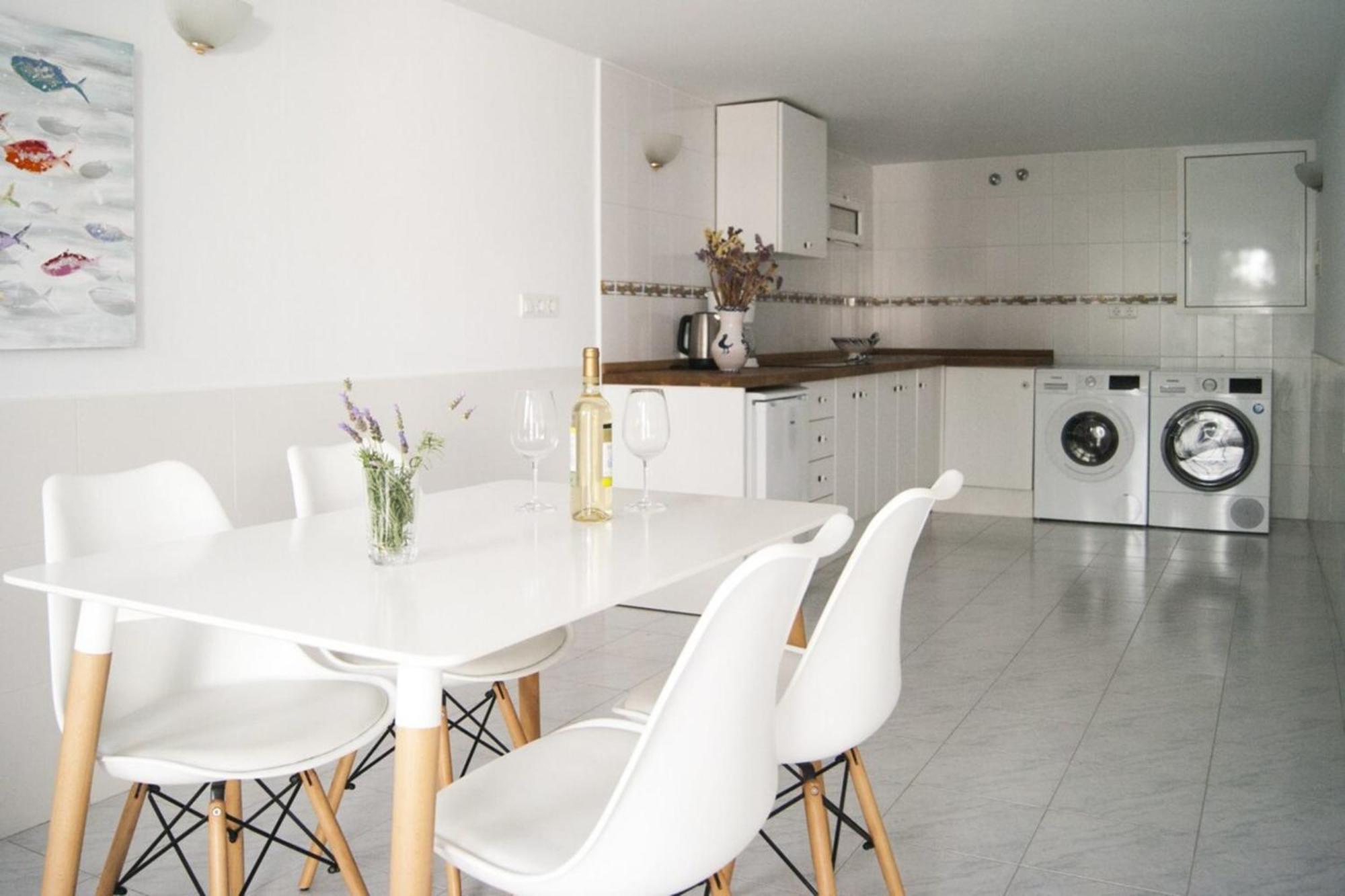 Crisantemos Family House With Garden And Pool Hébergement de vacances Nerja