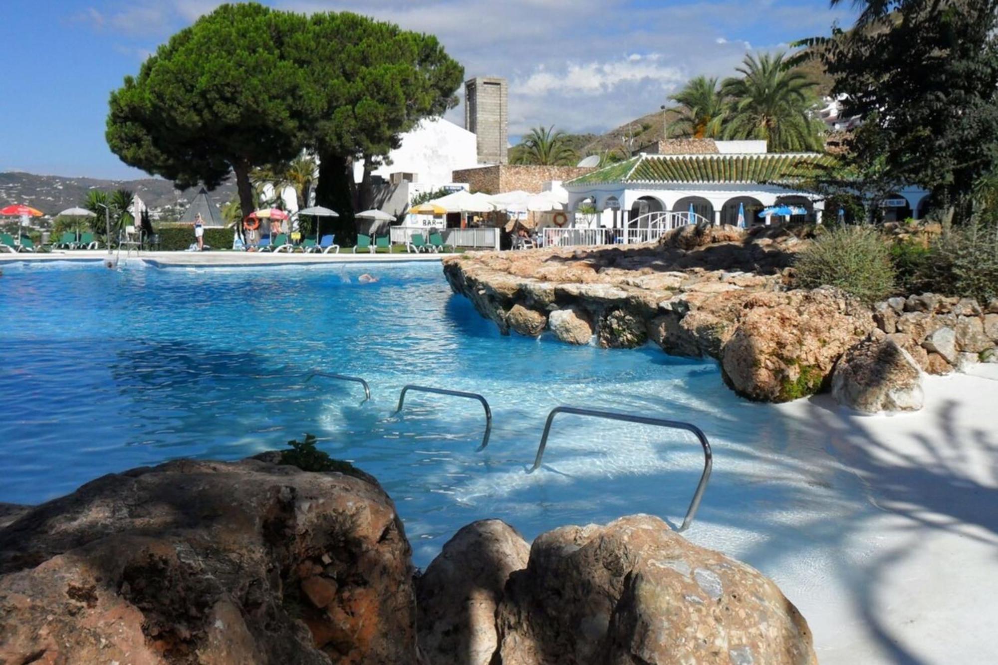 Crisantemos Family House With Garden And Pool Hébergement de vacances Nerja